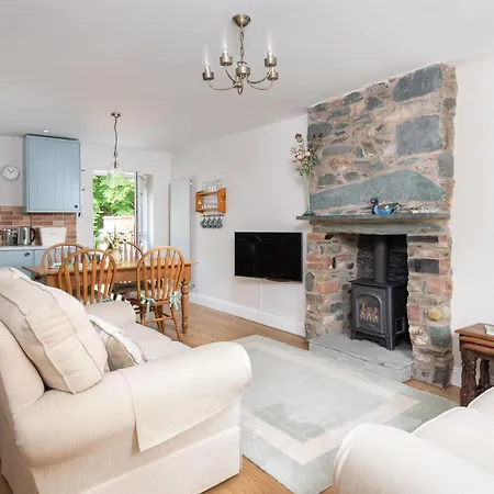 Holiday home Lydia's River